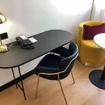 Western Crystal, Hotel,bar & Ξενοδοχείο 4*