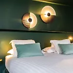 Western Crystal, Hotel,bar & 4* Νανσύ