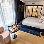 Western Crystal, Hotel,bar & Ξενοδοχείο 4*