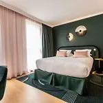 Western Crystal, Hotel,bar & Νανσύ