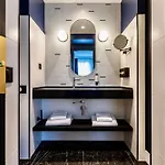 Ξενοδοχείο Western Crystal, Hotel,bar &