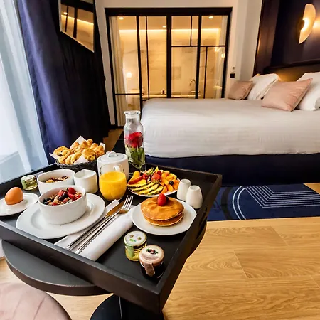 Western Crystal, Hotel,bar & Hotell