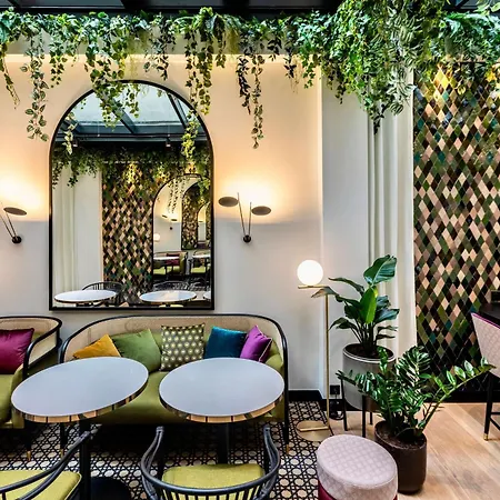 Western Crystal, Hotel,bar & 南锡