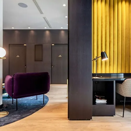 酒店 Western Crystal, Hotel,bar &