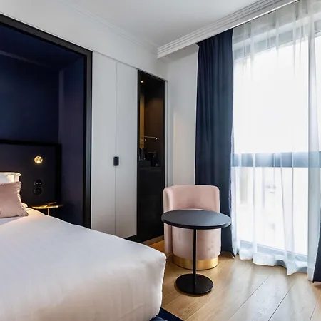 Western Crystal, Hotel,bar & 酒店