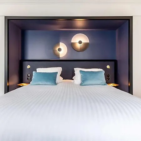 Western Crystal, Hotel,bar & Hotell