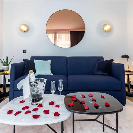 Western Crystal, Hotel,bar & ナンシー