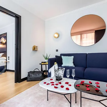 Western Crystal, Hotel,bar &