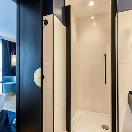 Western Crystal, Hotel,bar & 4*