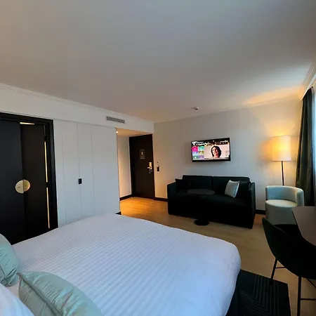 Western Crystal, Hotel,bar & 酒店 南锡