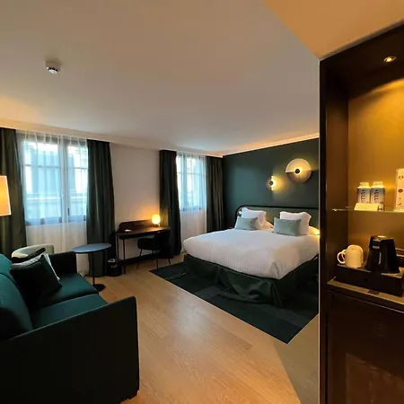 Western Crystal, Hotel,bar &