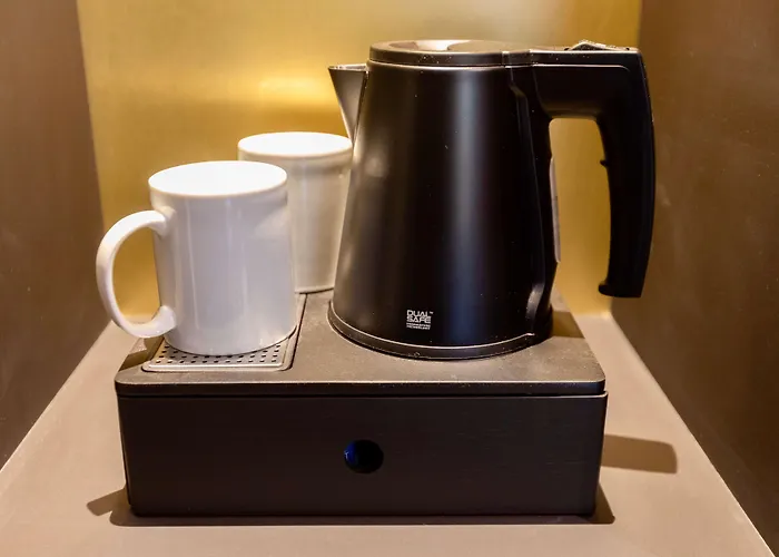 Western Crystal, Hotel,bar &