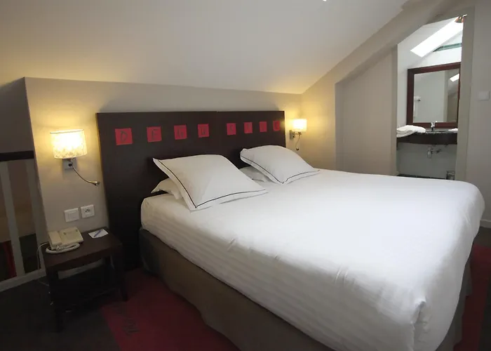 Western Crystal, Hotel,bar & 4*