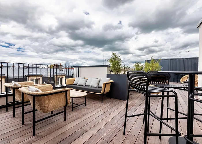 فندق Western Crystal, Hotel,bar & نانسي