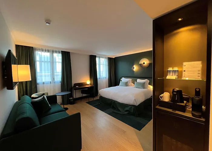 فندق Western Crystal, Hotel,bar & نانسي