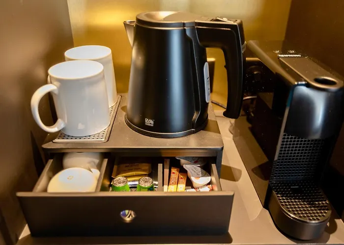 Western Crystal, Hotel,bar & فندق