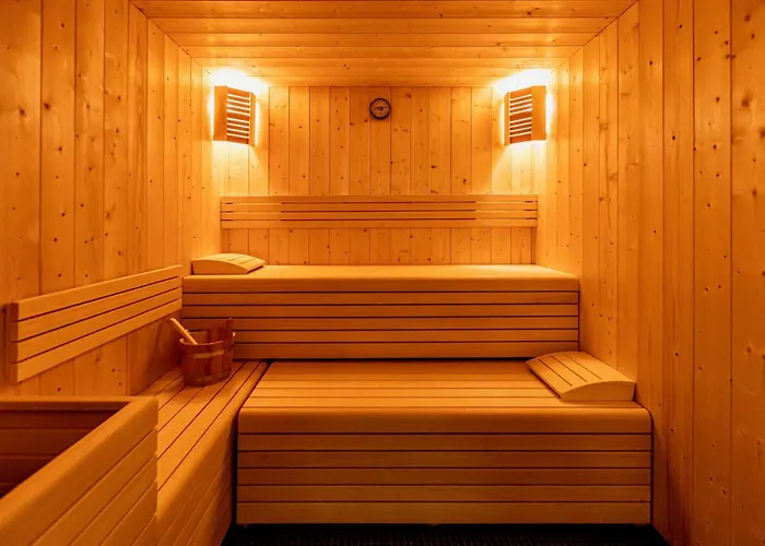 ホテル Western Crystal, Hotel,bar & ナンシー