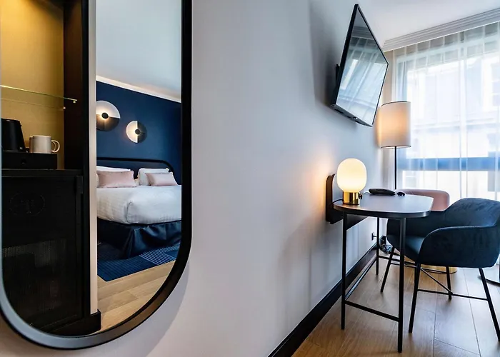 Western Crystal, Hotel,bar & ホテル 4*