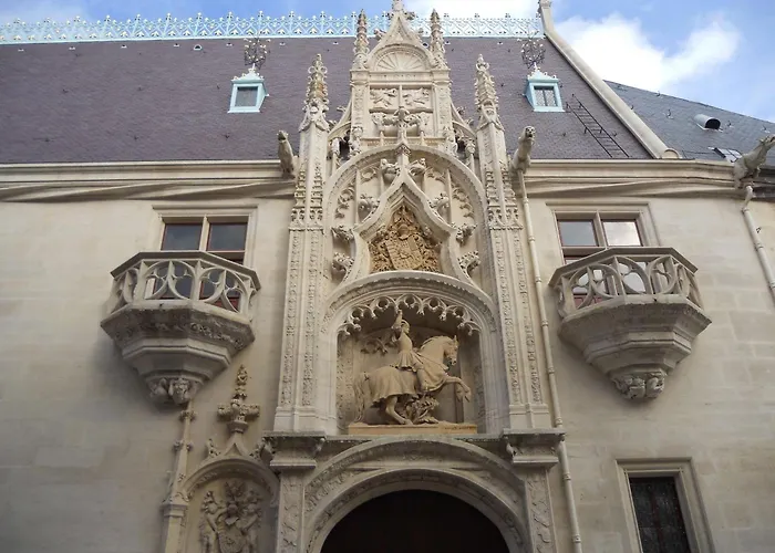 Western Crystal, Hotel,bar & 4* نانسي