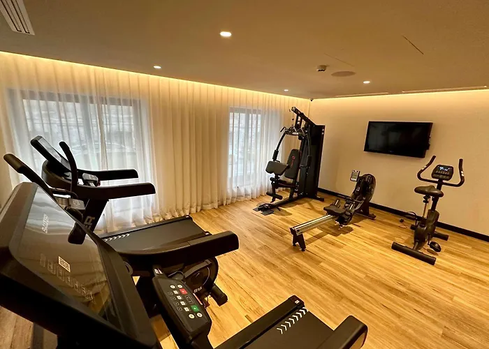 فندق Western Crystal, Hotel,bar & 4*